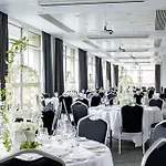 Doubletree By Hilton Hotel
