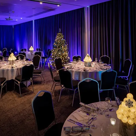 Doubletree By Hilton Leeds Hotel 4*