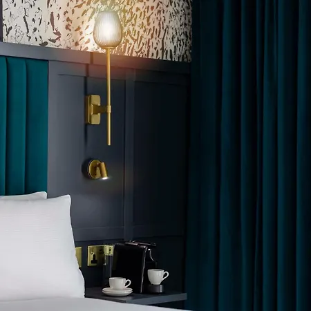 Doubletree By Hilton מלון לידס