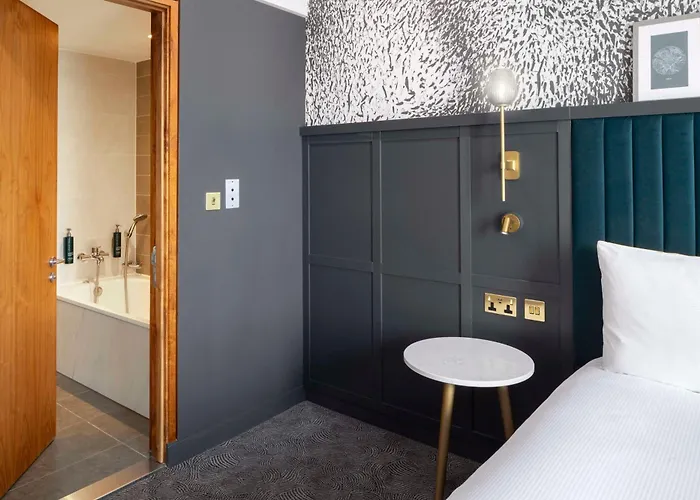 Doubletree By Hilton Otel 4*