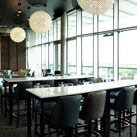 Doubletree By Hilton Leeds Hotel 4*