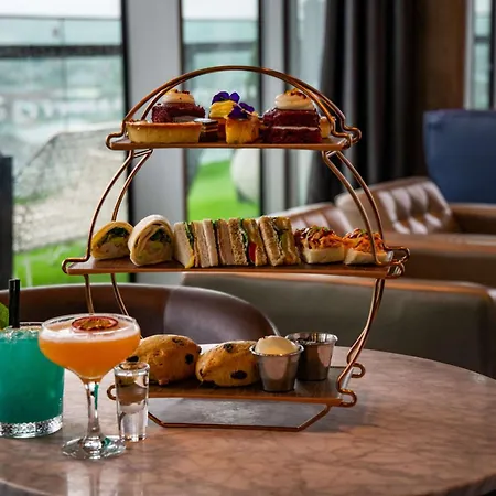 ホテル ダブルツリー　バイ　ヒルトン　リーズ