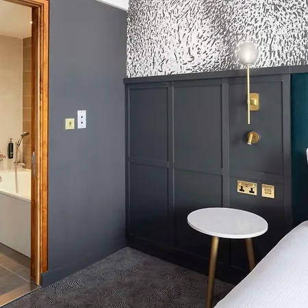 ダブルツリー　バイ　ヒルトン　リーズ ホテル 4*