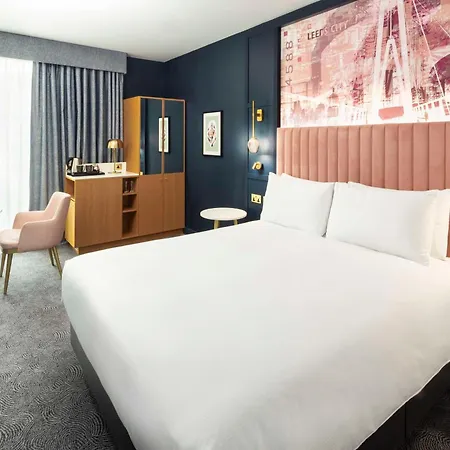 ダブルツリー　バイ　ヒルトン　リーズ リーズ